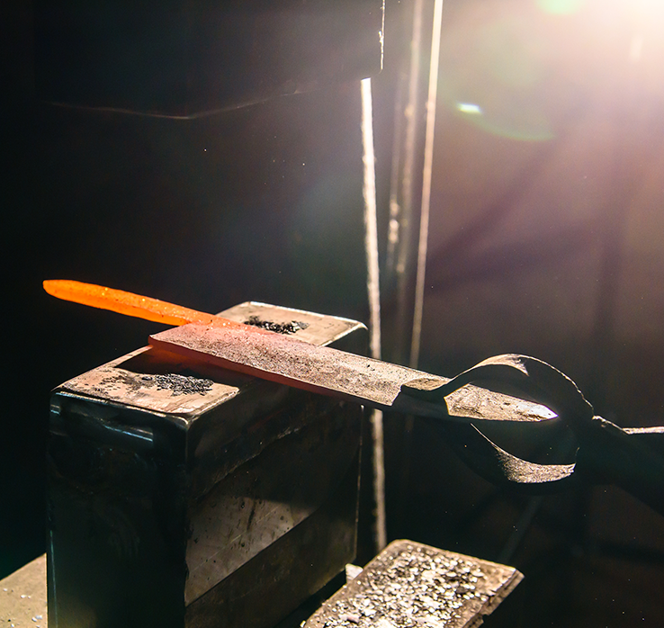 Solinger Messer wird geschmiedet